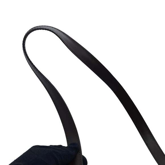 LOUIS VUITTON Red Damier Shoulder Bag - Picture 11 of 14